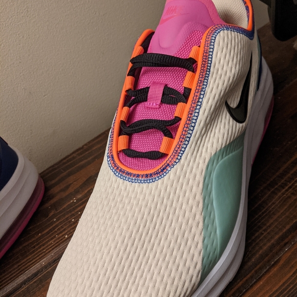 Nike Air Max motion 2 - Picture 2 of 9